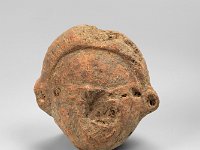 Ame Ker 103  Ame Ker 103, Mexiko, Zentrales Hochland, Azteken, Postklassische Periode, ca. 1250-1521 n. Chr., Fragment einer Figur, Ton, H 5,8 cm, B 5,5 cm : Museumsfoto: Claus Cordes, Bestandskatalog Ethnologie